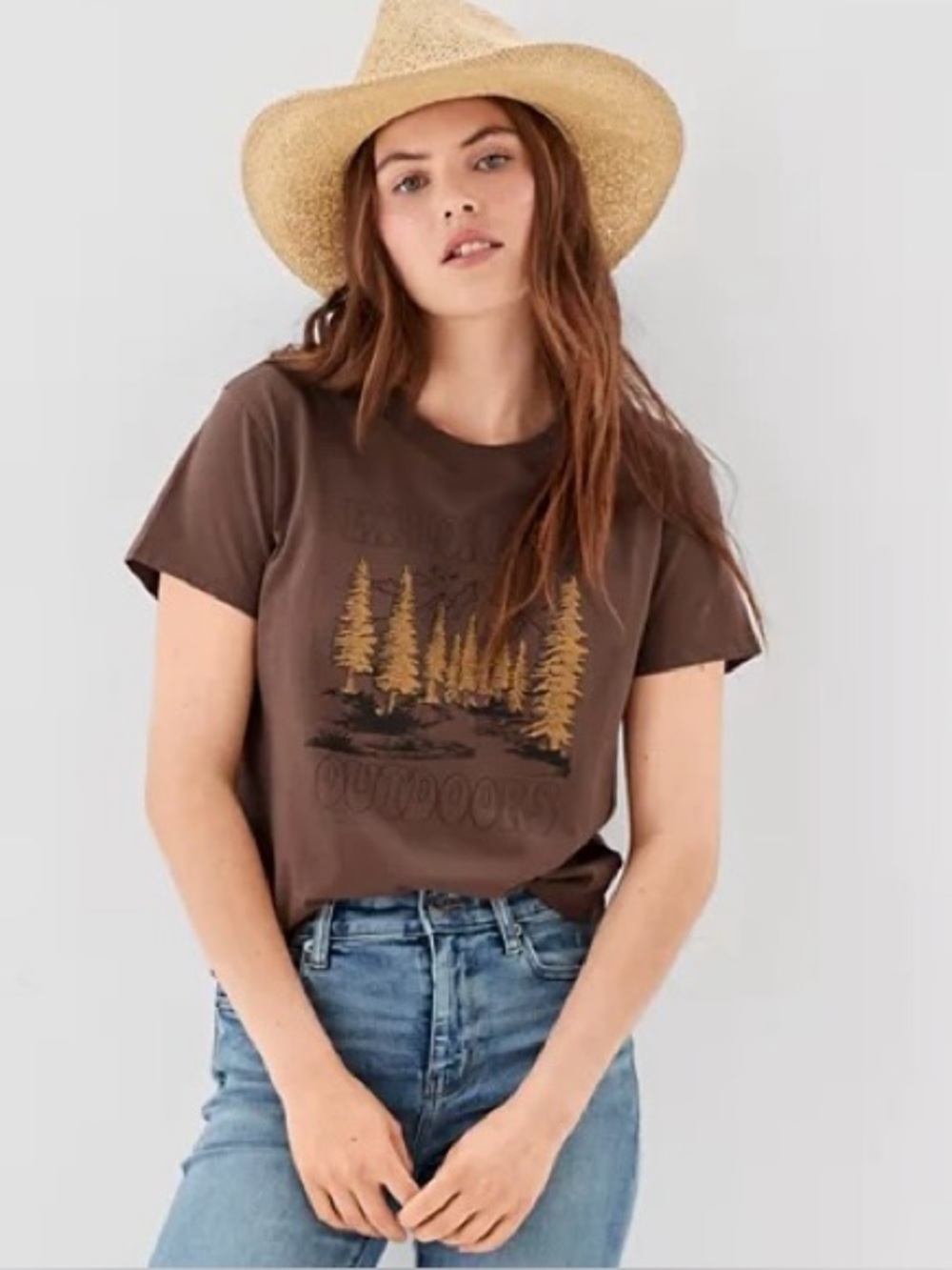 AEO brown short sleeve graphic T-shirt-“explore the outdoors”
